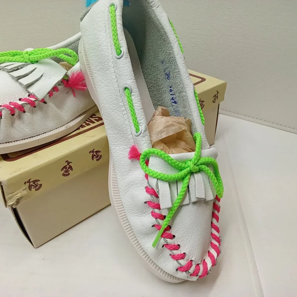 Footwear Taos Indian Maid Moccasins Style 526 Child size-2 White Leather New-IB